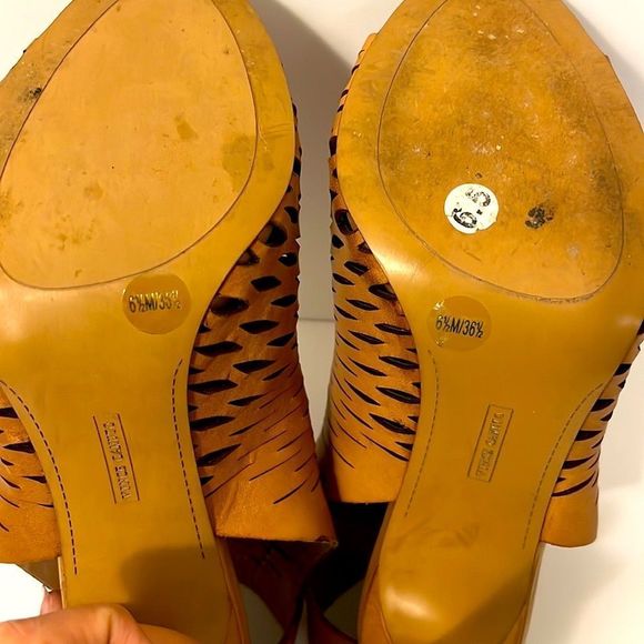 Vince Camuto Heels - Picture 7 of 9